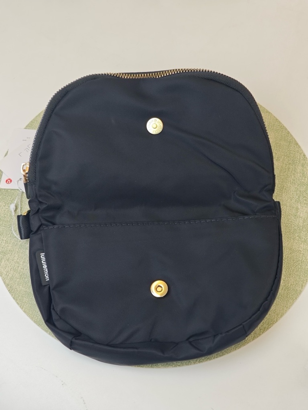 lululemon athletica Black Crossbody Belt Bag with Gold Hardware 2L - Picture 5 of 5